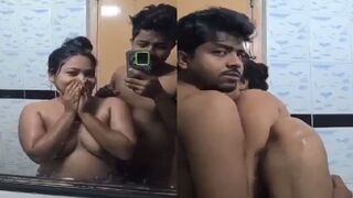 Newlywed desi couple ka bathroom sex mms