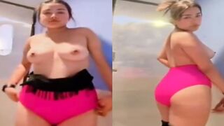 Beautiful desi sexy girl ka boobs show